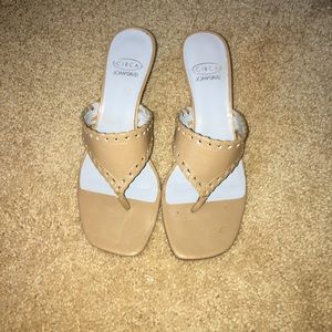 Tan patent wood wedge